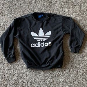 Black adidas crewneck w pockets